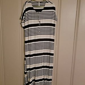 Beautiful NWOT oversized maxi dress